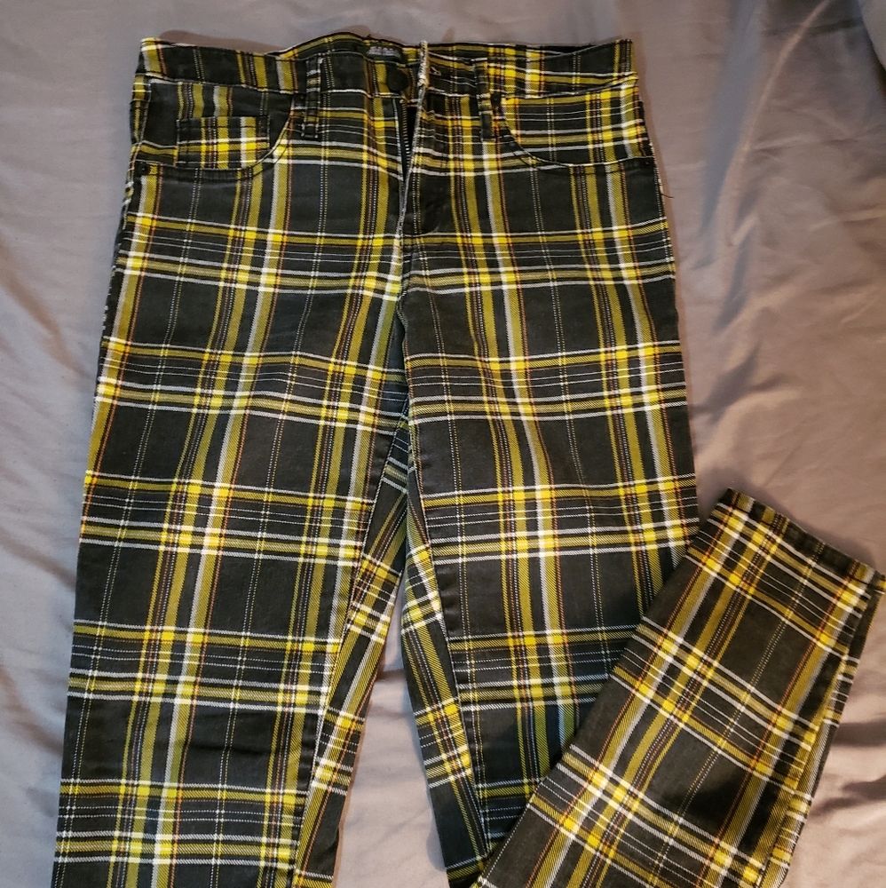 Wild fable plaid plants